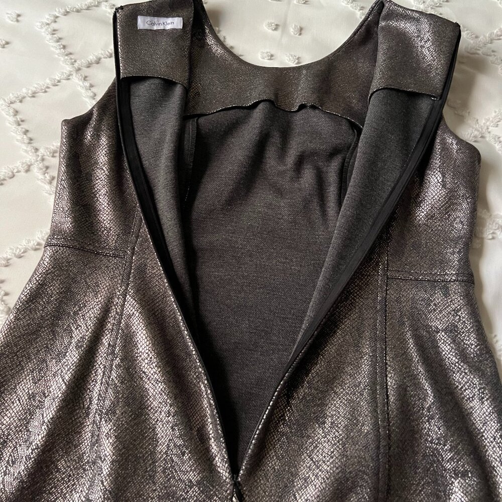 Calvin Klein Metallic Gunmetal Silver Snakeskin Sheath Sleeveless Dress SIZE 6 - Picture 10 of 11